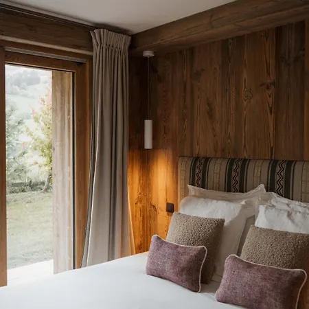 Luxury 4br 10p Fireplace Mountain Views And Garden Megeve